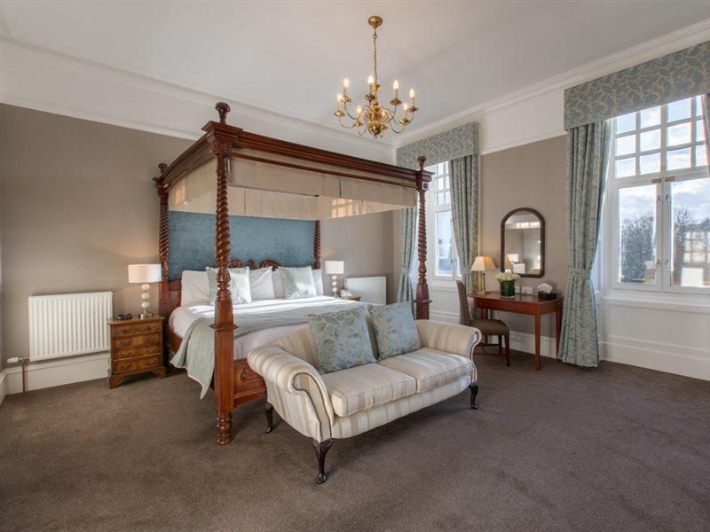 Sherbrooke Castle 4* Глазго